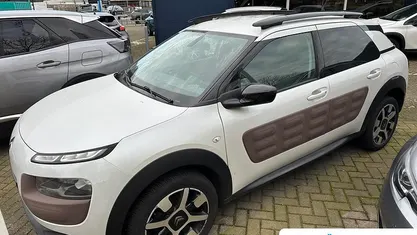 Wit Gebruikt 2015 Citroën C4 Shine SUV | € 9.395 (Eerlijke prijs)