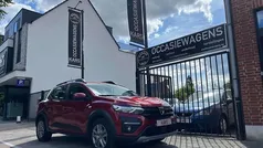 Rood Gebruikt 2022 Dacia Sandero Comfort Hatchback | € 13.500 (Eerlijke prijs)