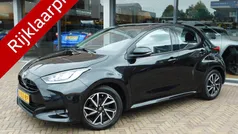 Zwart Gebruikt 2022 Toyota Yaris Hatchback | € 19.500 (Eerlijke prijs)