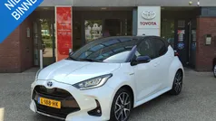 Wit Gebruikt 2021 Toyota Yaris Hybrid Executive Hatchback | € 23.999 (Eerlijke prijs)