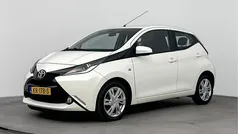 Gebruikt 2015 Toyota Aygo X-pure Hatchback | € 10.745 (Eerlijke prijs)