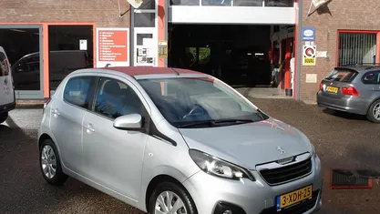 Grijs Gebruikt 2014 Peugeot 108 Active Top Hatchback | € 6.750 (Eerlijke prijs)
