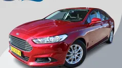 Rood, metallic lak Gebruikt 2015 Ford Mondeo Trend Hatchback | € 8.450 (Eerlijke prijs)