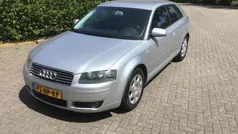 Grijs, metallic lak Gebruikt 2004 Audi A3 Attraction Hatchback | € 2.950 (Eerlijke prijs)