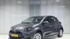 Grijs Gebruikt 2021 Toyota Yaris Hybrid Active Hatchback | € 19.549 (Eerlijke prijs)