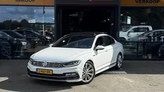 Gebruikt 2016 VW Passat R-line Sedan | € 19.450 (Eerlijke prijs)