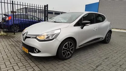 Grijs Gebruikt 2014 Renault Clio IV Expression Hatchback | € 4.200 (Eerlijke prijs)