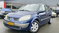 Blauw, metallic lak Gebruikt 2005 Renault Scénic II MPV | € 1.699 (Eerlijke prijs)