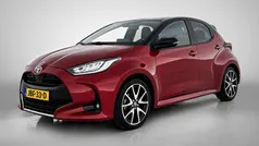 Rood Gebruikt 2022 Toyota Yaris Hybrid Executive Hatchback | € 25.945 (Eerlijke prijs)