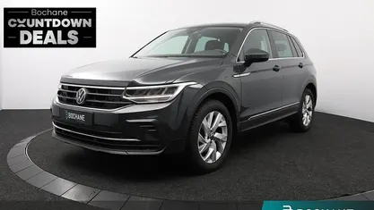 Grijs Gebruikt 2022 VW Tiguan Life SUV | € 32.695 (Super prijs)