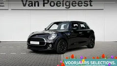 Zwart, metallic lak Gebruikt 2020 Mini Cooper Chili Hatchback | € 18.900 (Eerlijke prijs)