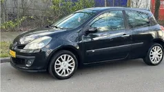 Zwart Gebruikt 2006 Renault Clio II Dynamique Hatchback | € 1.450 (Goede deal)