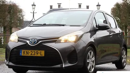 Occasion Toyota Yaris Hybrid 2016 Grijs Hatchback