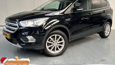 Absolute black (pnzat) Gebruikt 2018 Ford Kuga ST-Line SUV | € 15.450 (Eerlijke prijs)