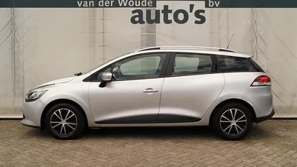 Occasion Renault Clio GrandTour Expression 90 PK (66 kW) 2014 Grijs, metallic lak Stationwagen
