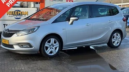 Grijs Occasion 2017 Opel Zafira Tourer Innovation MPV | € 13.993 (Eerlijke prijs)