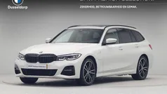 Wit Gebruikt 2020 BMW 330e Executive Stationwagen | € 35.950 (Eerlijke prijs)