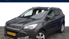 Grijs, metallic lak Gebruikt 2016 Ford Kuga Trend SUV | € 13.950 (Eerlijke prijs)