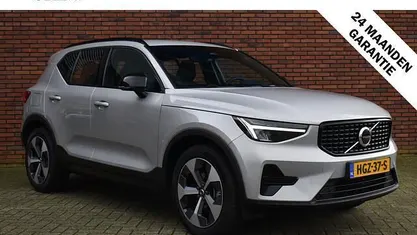 Grijs (metallic) Gebruikt 2025 Volvo XC40 Plus SUV | € 42.800 (Eerlijke prijs)