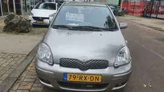 Grijs Gebruikt 2005 Toyota Yaris Hatchback | € 2.150 (Eerlijke prijs)