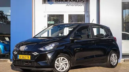 Zwart Occasion 2024 Hyundai i10 Comfort Hatchback | € 14.895 (Eerlijke prijs)