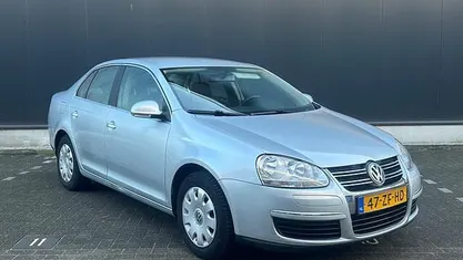 Occasion VW Jetta Comfortline 116 PK (85 kW) 2008 Grijs Sedan