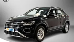 Zwart Gebruikt 2022 VW T-Roc Life SUV | € 28.995 (Eerlijke prijs)