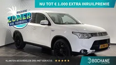 Wit Gebruikt 2015 Mitsubishi Outlander P-HEV Edition SUV | € 17.045 (Eerlijke prijs)