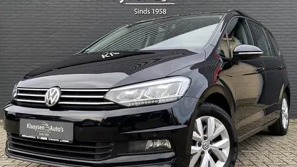 Zwart Occasion 2018 VW Touran Comfortline MPV | € 21.950 (Eerlijke prijs)