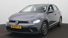 Grijs Gebruikt 2021 VW Polo Life Hatchback | € 16.900 (Eerlijke prijs)