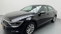 Zwart Gebruikt 2017 VW Passat Highline Sedan | € 14.750 (Goede deal)