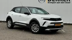 Wit, metallic lak Gebruikt 2021 Opel Mokka Business Edition SUV | € 17.950 (Eerlijke prijs)