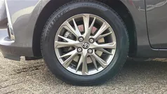 Gebruikt 2019 Toyota Yaris Hybrid Hatchback | € 15.950 (Goede deal)