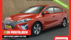 Oranje Gebruikt 2017 Hyundai Ioniq Comfort Sedan | € 11.445 (Goede deal)