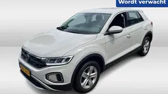Gebruikt 2023 VW T-Roc Life SUV | € 23.950 (Eerlijke prijs)