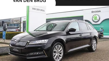 Gebruikt 2022 Skoda Superb Business Line Hatchback | € 31.195 (Eerlijke prijs)