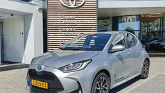 Gebruikt 2023 Toyota Yaris Hybrid Hatchback | € 21.390 (Eerlijke prijs)