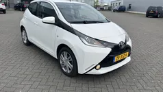 Wit Gebruikt 2017 Toyota Aygo X-wave Hatchback | € 8.950 (Eerlijke prijs)