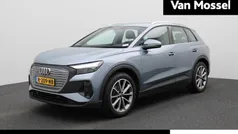 Blauw, metallic lak Gebruikt 2022 Audi Q4 e-tron Design SUV | € 31.900 (Super prijs)