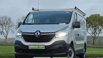 Zilver Occasion 2020 Renault Trafic MPV | € 13.850 (Super prijs)
