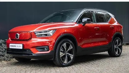 Oranje Occasion 2022 Volvo XC40 Pro SUV | € 32.950 (Eerlijke prijs)