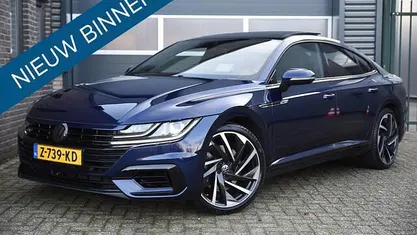 Blauw (metallic) Gebruikt 2017 VW Arteon R-line Hatchback | € 28.990 (Super prijs)