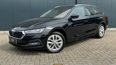 Zwart Gebruikt 2023 Skoda Octavia Business Line Stationwagen | € 27.940 (Eerlijke prijs)