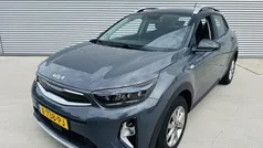 Grijs Gebruikt 2024 Kia Stonic SUV | € 23.250 (Eerlijke prijs)