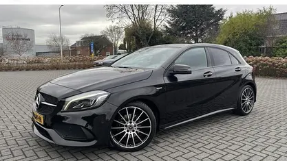 Zwart Gebruikt 2018 Mercedes A180 Hatchback | € 19.950 (Eerlijke prijs)