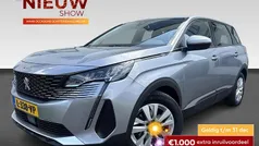 Grijs, metallic lak Gebruikt 2021 Peugeot 5008 Active MPV | € 20.930 (Eerlijke prijs)