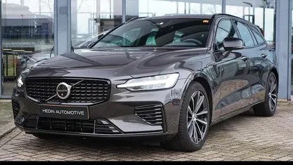 Occasion 2025 Volvo V60 Plus Stationwagen | € 44.995 (Eerlijke prijs)