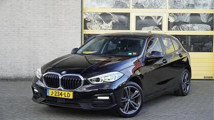 Zwart Gebruikt 2020 BMW 116 Executive Hatchback | € 17.950 (Eerlijke prijs)