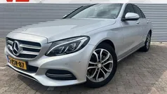 Grijs, metallic lak Gebruikt 2014 Mercedes C180 Prestige Sedan | € 13.948 (Goede deal)