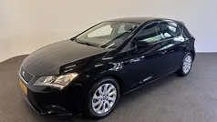 Zwart Gebruikt 2016 Seat Leon CONNECT Hatchback | € 9.450 (Eerlijke prijs)